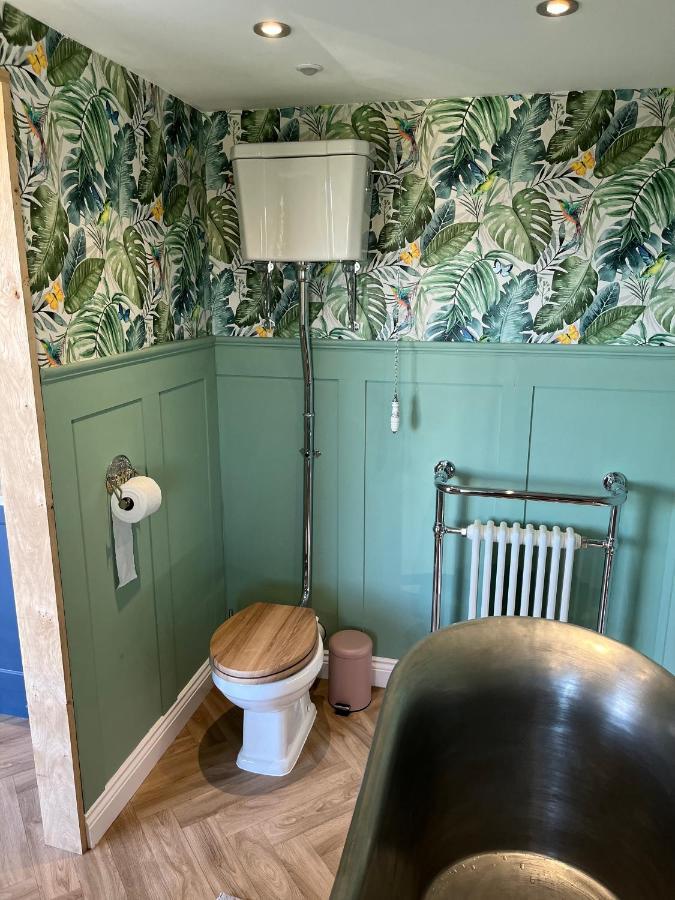 The Rhossili Bay Secret Villa Swansea Bagian luar foto