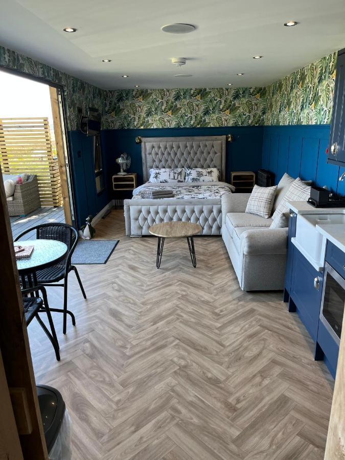 The Rhossili Bay Secret Villa Swansea Bagian luar foto